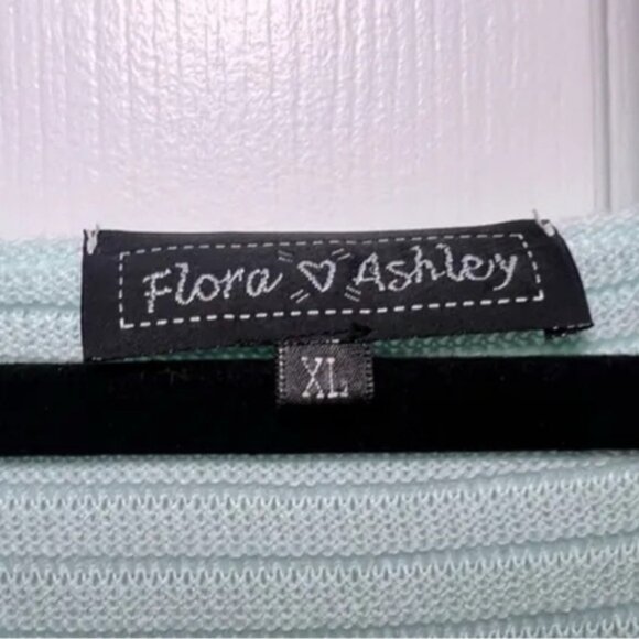 Flora Ashley Sea foam Mint Green V-Neck Lightweight Spring Sweater - Picture 3 of 3